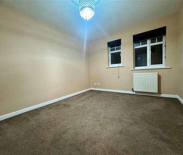 Pearcy Close, Harold Hill, Romford, RM3 - Photo 3