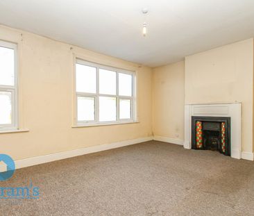 2 bed Flat for Rent - Photo 2