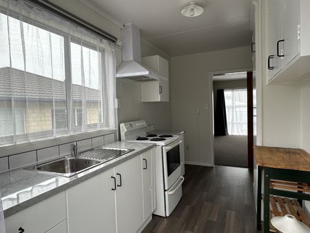 Two Bedroom Unit in Redwoodtown - Photo 3