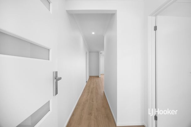 16 Blade Circuit, Fraser Rise VIC, Belconnen - Photo 1