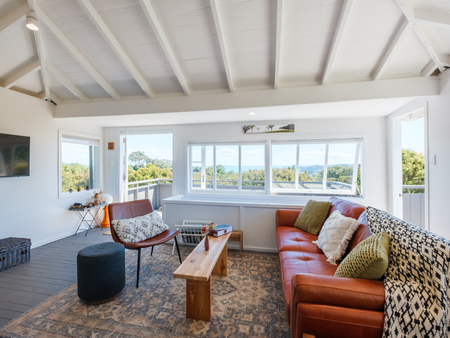 1 Gulf Pl, Palm Beach, Waiheke| $670 weekly - Photo 2