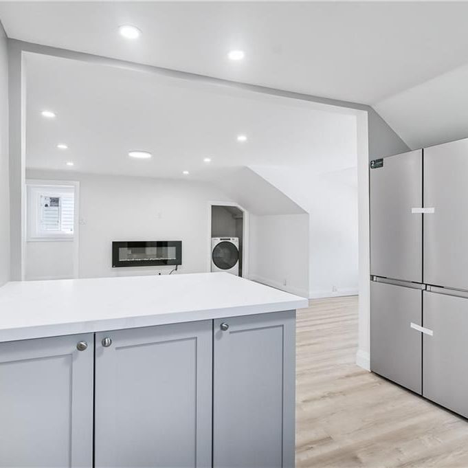 For Lease - 10 Comet Avenue Unit# 2, Hamilton, Ontario - Photo 1