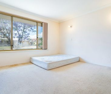 Walk to Schools/Amenities. Impressive, Large Home. - Photo 3