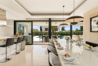 Luxury Villa for rent in El Paraíso, Andalusia