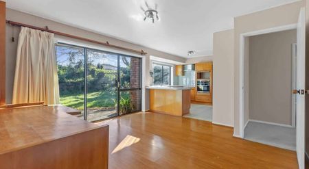 Lovely Family Home In Sommerville - Photo 2