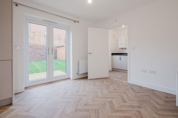 4 bedroom detached house to rent - Photo 1