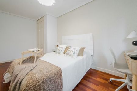 Calle de Ana de Austria, Madrid, Community of Madrid 28050 - Photo 3