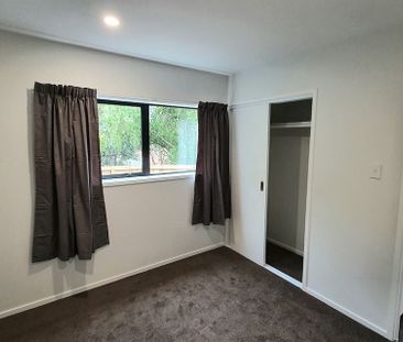 Modern 2BR – 5 min to Sturges Rd Train Station - Photo 5