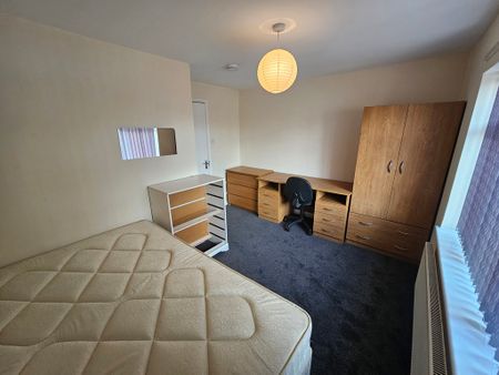 7 Bed Student Accommodation - Photo 4
