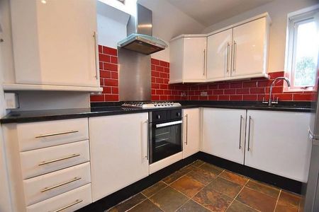 2 Bedroom Apartment Available Arranging tenancy - Photo 2