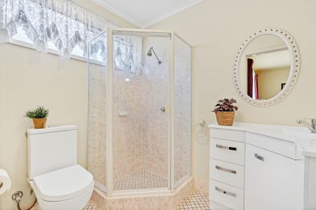 Modern Family Living in a Quiet, Sought-After Ruse Pocket! - Photo 4