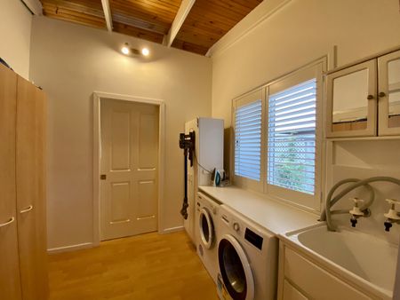 48A Iando Street, Coombabah - Photo 2