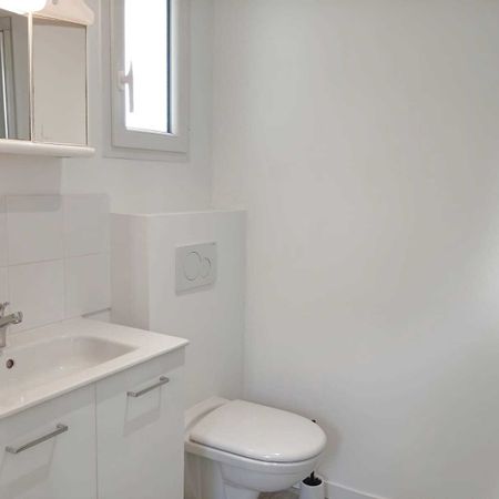 Location Appartement 1 pièce 18m² LA ROCHE SUR YON 85000 - Photo 3