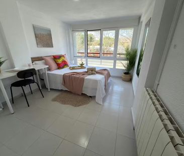 Calle de Amposta, Madrid, Community of Madrid 28037 - Photo 3