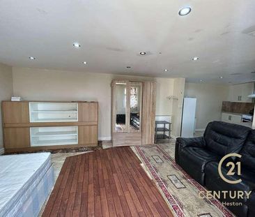 Northfield Road, Hounslow, TW5 - Photo 2