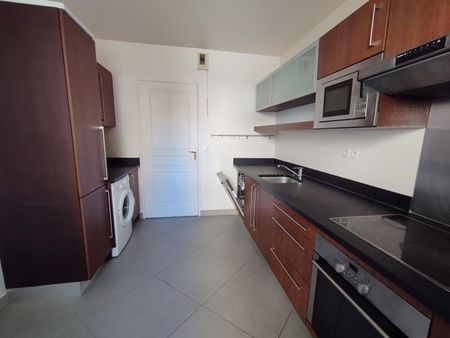 Appartement 4 pièces 107m2 MARSEILLE 9EME 1 861 euros - Photo 2