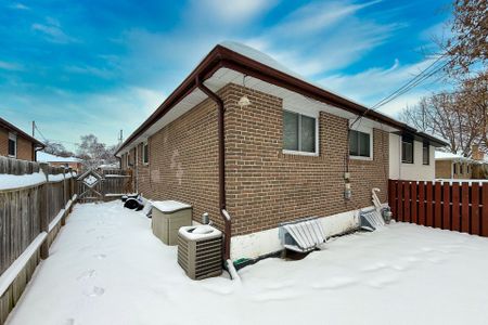 For Lease - 705 Sunnypoint Drive Unit# Bsmt, Newmarket, Ontario - Photo 2