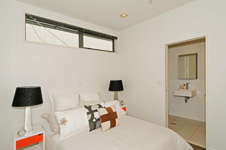 Hudson Brown - One Bedroom - Photo 4