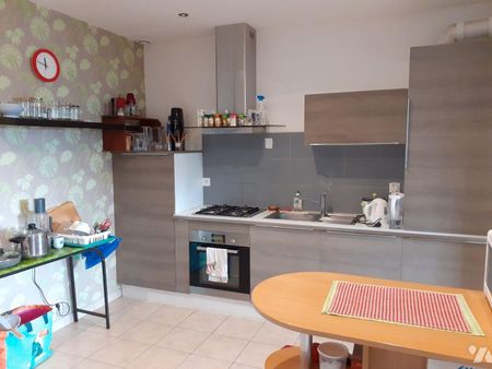 VITRE. Quartier Nord.Cette charmante maison en pierres sous ardoises, composée de : Au rez de... - Photo 5