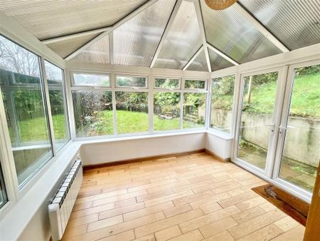 2 bedroom end of terrace house to rent - Photo 2