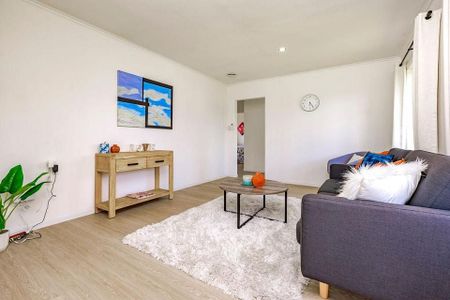 Charming 3BR Home in Papakura! - Photo 5