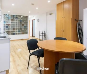 Carrer de Troia, Valencia, Valencian Community 46007 - Photo 2