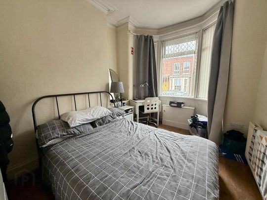 64 Sandhurst Gardens, Stranmillis, Belfast, BT9 5AX - Photo 1