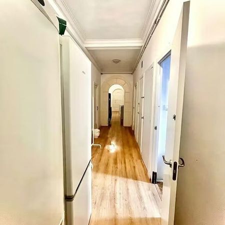 Ronda de la Universitat, Barcelona, Catalonia 08007 - Photo 3