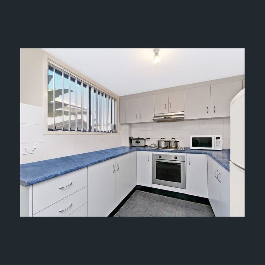 Low maintenance and spacious Townhouse - Photo 1