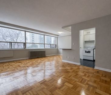 For Lease - 42 Thorncliffe Park Drive Unit# 408, Toronto, Ontario - Photo 6