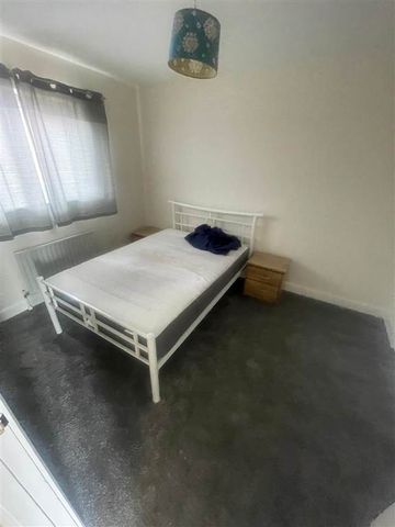 College Central, 904, 4 College Avenue, Belfast, BT1 6AA - Photo 2