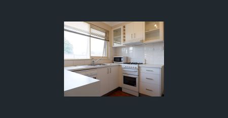 Spacious Unit in Top Location! - Photo 5