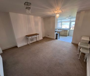 Basement Flat, Walter Road, Swansea. SA1 5PY - Photo 2