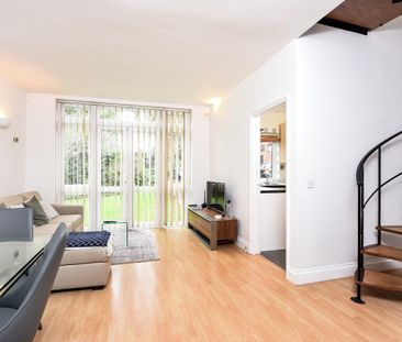 Holden Road, North Finchley, London, N12 - Photo 2