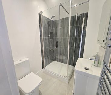 2 bedroom flat to rent - Photo 4