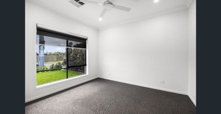 Spacious & Stylish Family Living in Prime Devon Park Location - Photo 3