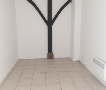 STUDIO DE 27 m² PROCHE DES BORDS DE VIENNE - Photo 2