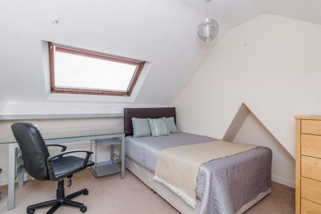 4 bedroom terraced house to rent - Photo 2