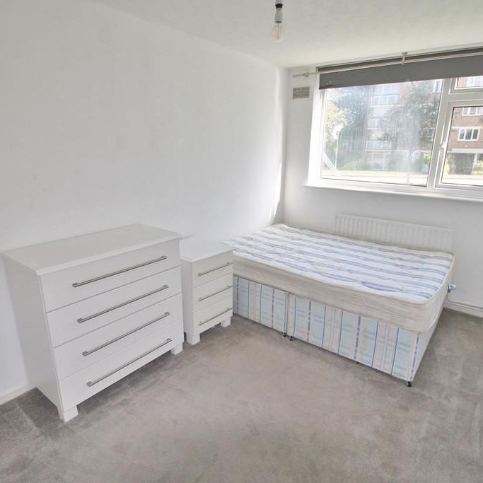 3 bedroom ground floor flat to rent - Photo 1