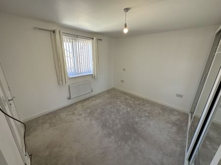 Ellis Drive, Great Yarmouth, Bradwell - Photo 4