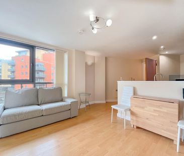 1 bedroom Flat To Let - Photo 1