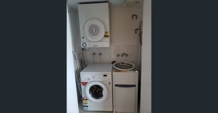 STUNNING FULLY FURNISHED ONE BEDROOM + STUDY! - Photo 2