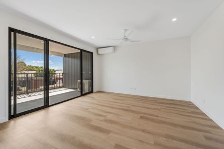 Newly Built Townhouse / Close To Public Transport - Photo 2