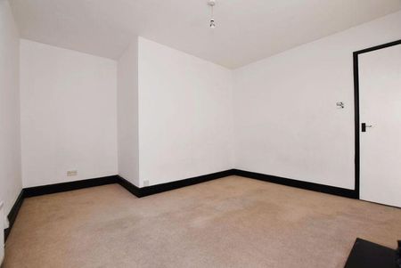 2 bedroom maisonette to rent - Photo 2