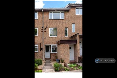 2 bedroom maisonette to rent - Photo 5