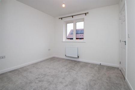3 bedroom semi-detached house to rent - Photo 5