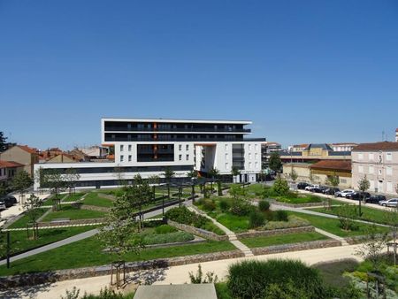 Location Appartement 3 pièces 75m² - Photo 5