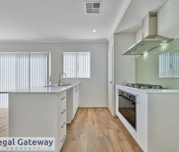 69 Lycaste Parade, TREEBY WA 6164 - Photo 4