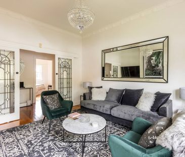DAZZLING DECO, THE AUDREY HEPBURN OF ELWOOD- FULLY FURNISHED! - Photo 5
