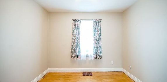 For Lease - 130 Leland Street Unit# 1st Floor Room, Hamilton, Ontario - Photo 2